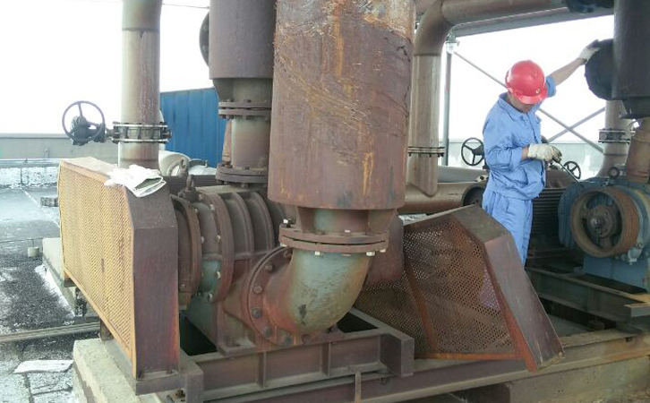 羅茨鼓風(fēng)機(jī)上門維修現(xiàn)場(chǎng)