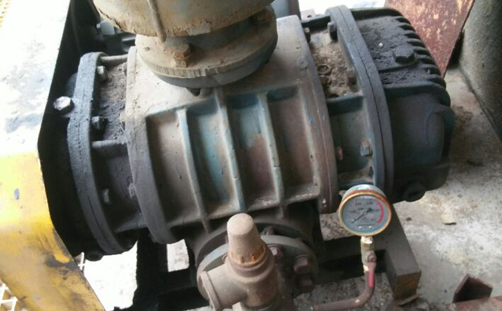 1661928575139917.jpg 羅茨鼓風(fēng)機(jī)漏油